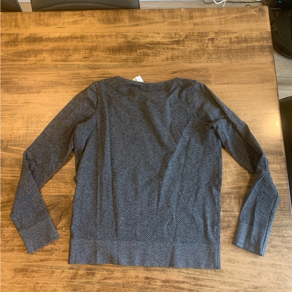 LOLE New Long Sleeve - Picture 4 of 5